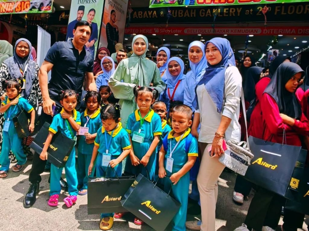 ALFARO agih sumbangan baju raya kepada 1,000 anak yatim, rancang perluas ke negeri lain